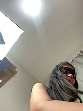 IvyquinnnのライブXXXチャット