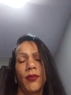 Lalinhaaanaconda's Live XXX Chat