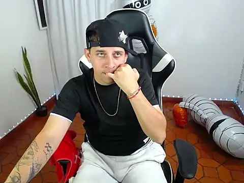 420Liam live XXX chat