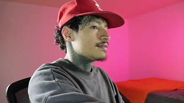 XXX chat uživo modela trieone