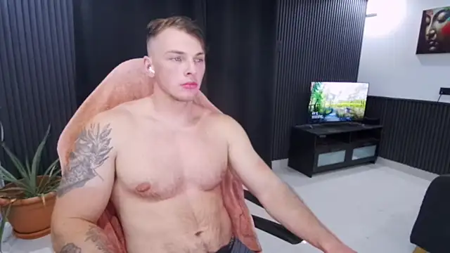 YourHotGreg Adlı Modelin Canlı XXX Sohbeti