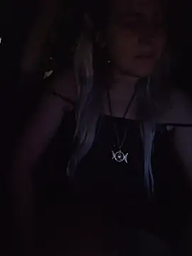 ScarletsWeb élő XXX-chatje