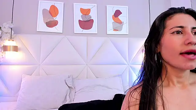 Ema_Sky_ Chat XXX live