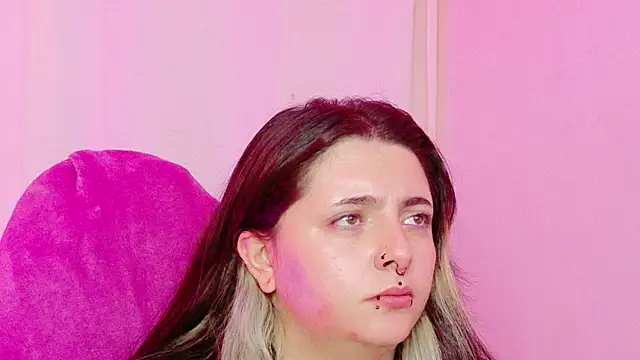 Sachi_Meow Adlı Modelin Canlı XXX Sohbeti