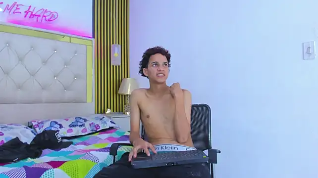 Chat XXX en directo de JustinSecret