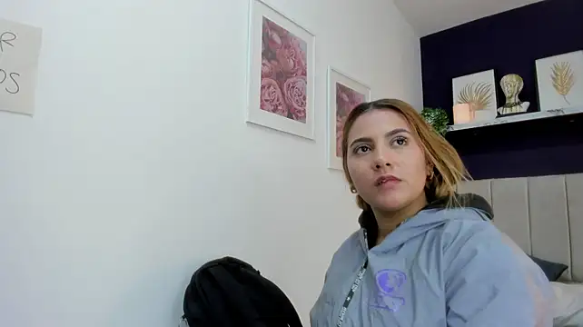 Natasha_Brm Chat XXX in diretta