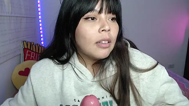 Živý XXX chat EllieMoonX