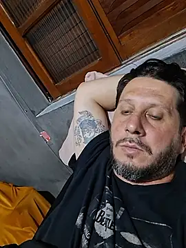 Chat +18 de COROADOTADOCASADO ao vivo