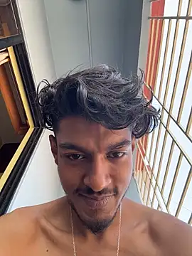 XXX chat uživo modela GunSlay