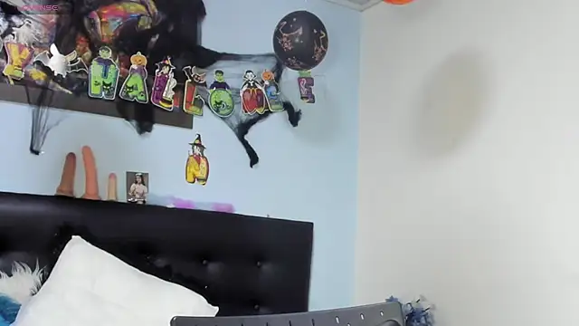 Chat +18 de kaylaMinov_ ao vivo