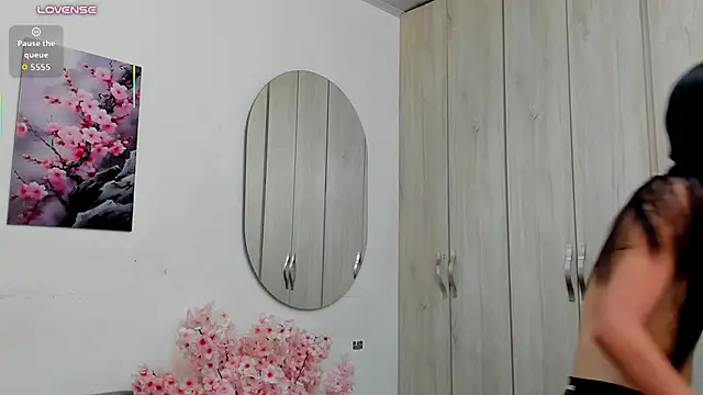 pinky_f00x Chat XXX in diretta