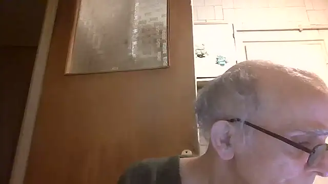 mariusica1@xh Live XXX-chat