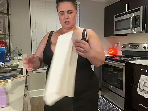 MadamJizzle: вебкам-шоу
