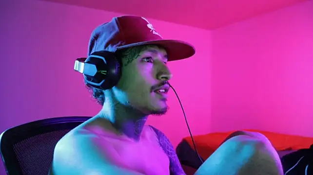 trieone Live XXX Chat