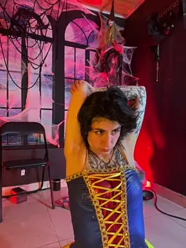 Lilith_X_Lucifer Chat XXX in diretta