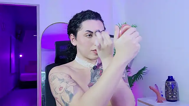 LadyMonroe_ Chat XXX in diretta
