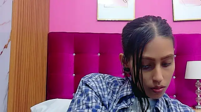 yourcuteneighbourr's Live XXX Chat