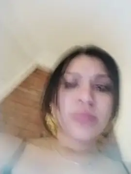 צ'אט XXX בשידור חי של sofiiimm
