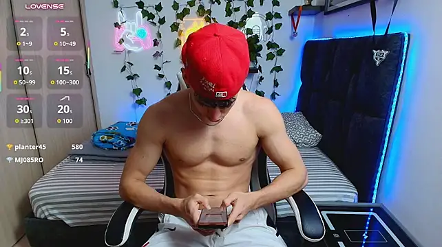 Luke_Muscle: онлайн-секс-чат