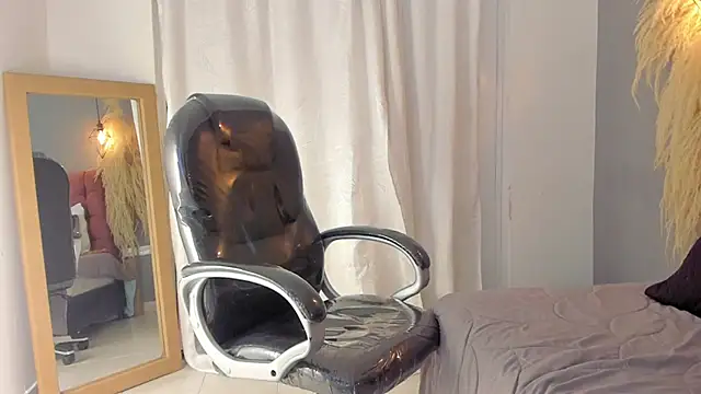 XXX chat uživo modela Lois_stone