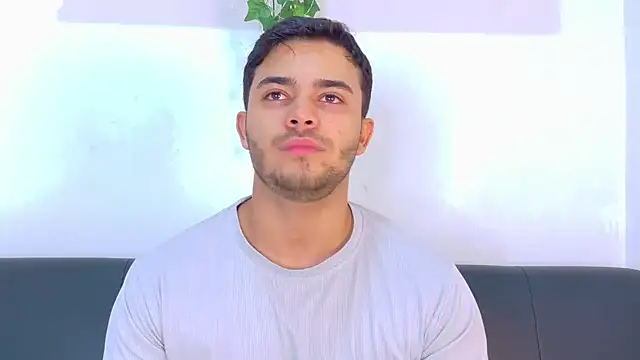 Chat XXX en directo de TylerWest_