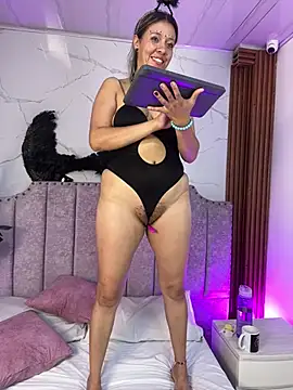 Samantta_606's Live XXX Chat