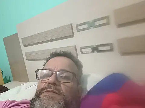 Chat +18 de GiganticDot71 ao vivo