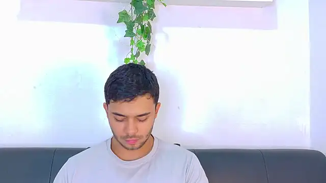 Chat XXX ao vivo de TylerWest_