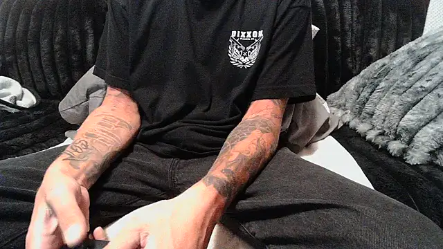 צ'אט XXX בשידור חי של JohnnyKorrupt_