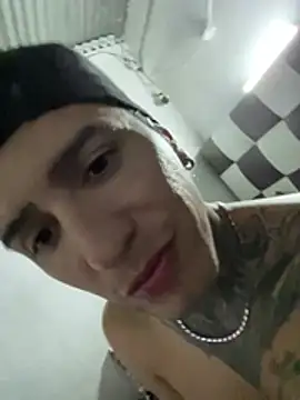 XXX chat uživo modela Camilo_Tattoo