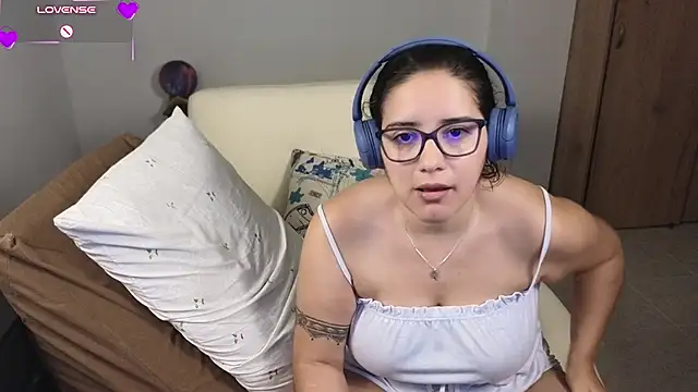 blue__moon_'s Live XXX Chat