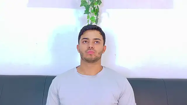 TylerWest_ élő XXX-chatje