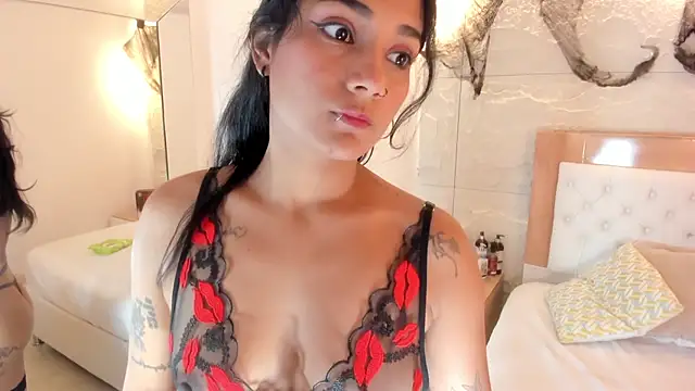 แชท XXX สดของ NINAMARTINS