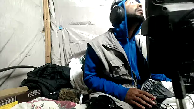 Chat +18 de Camodick ao vivo