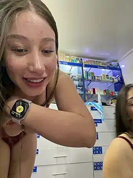 แชท XXX สดของ roouse