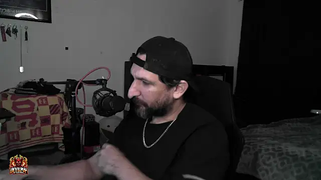 DevilPup75_ – Naživo XXX chat
