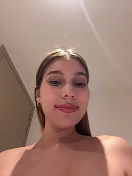 Nikii__ live XXX chat