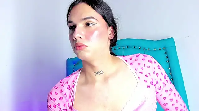 XXX chat uživo modela Almazz_Hot