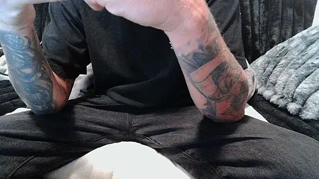 צ'אט XXX בשידור חי של JohnnyKorrupt_
