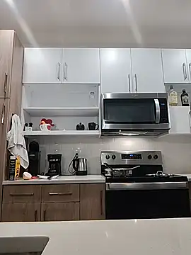 XXX chat uživo modela sinnernoir