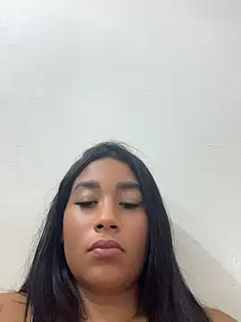 Chat +18 de ISIS__DOLL ao vivo