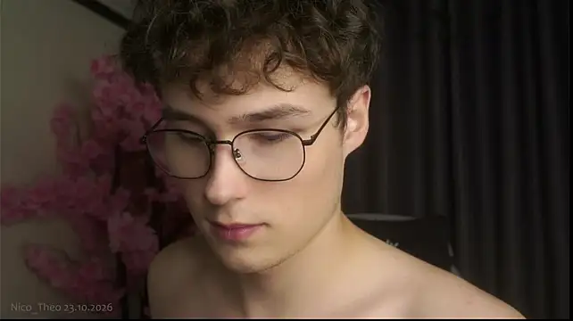 Nico_Theo's Live XXX Chat