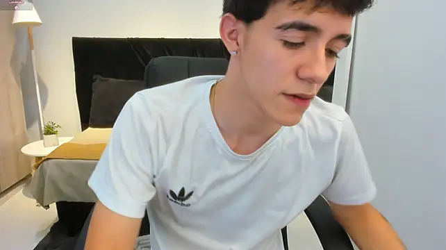 Austinbolt's Live XXX Chat