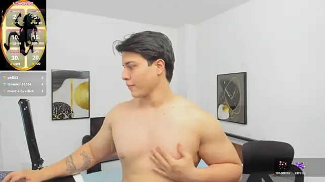 XXX chat uživo modela Thom_Ohtani