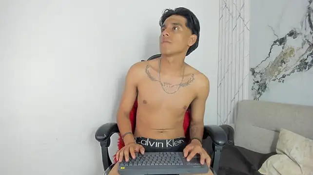 oliverSky_ Chat XXX in diretta