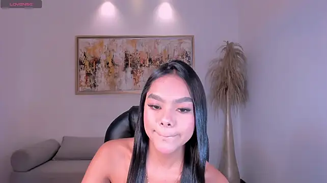 SaphiraJames' Live XXX Chat