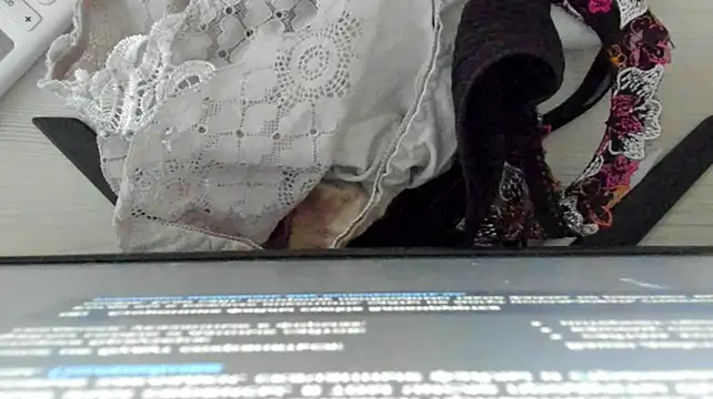 Chat +18 de ailey_chao ao vivo
