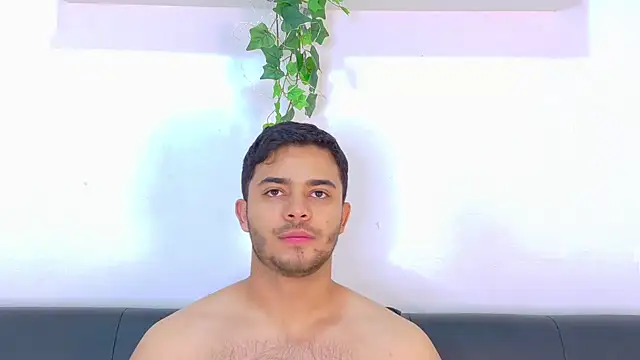 TylerWest_ – Naživo XXX chat