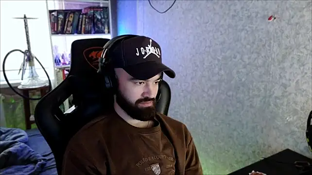 XXX chat uživo modela _Serious_Man