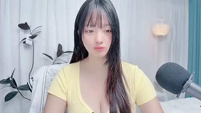 Winnie666999 Adlı Modelin Canlı XXX Sohbeti